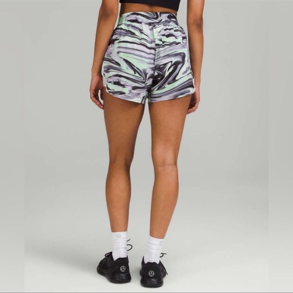 Lululemon Hotty Hot High-Rise Short 4” Green/Black - Special Edition - Size 4 - Picture 2 of 10